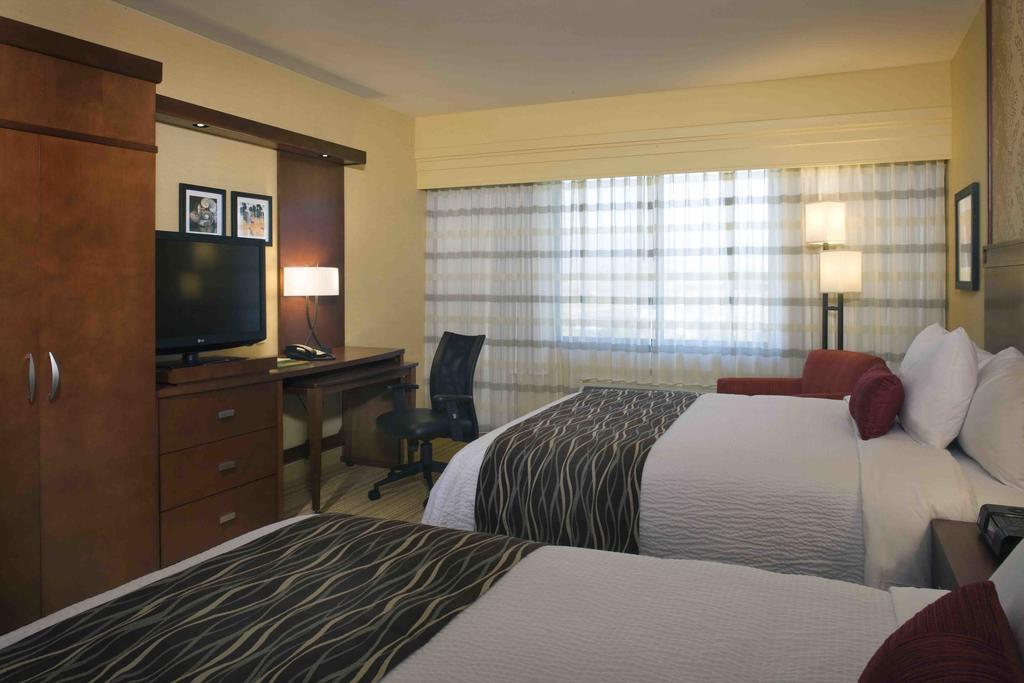 Courtyard By Marriott Maui Kahului Airport Hotel Bagian luar foto