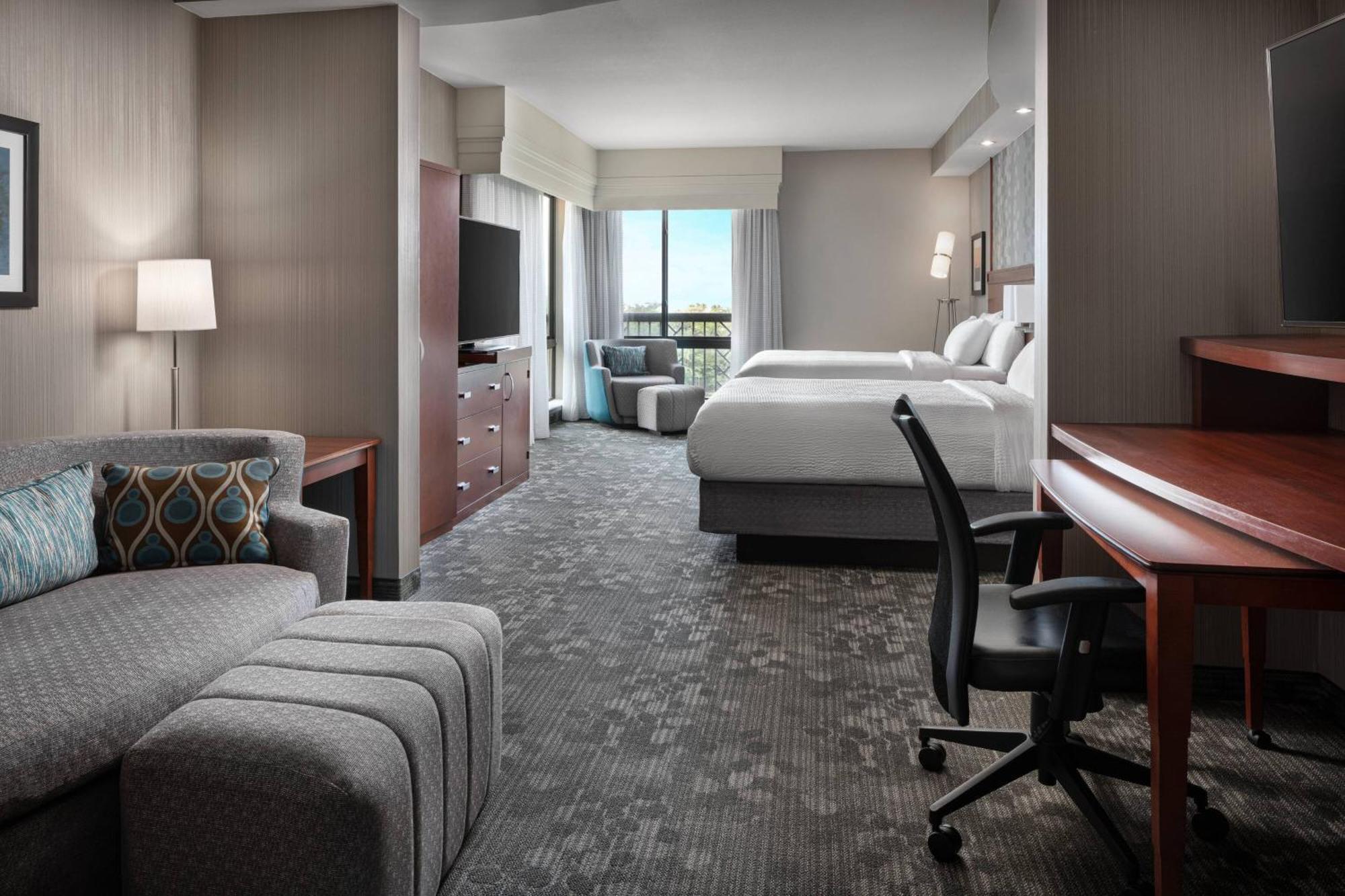 Courtyard By Marriott Maui Kahului Airport Hotel Bagian luar foto