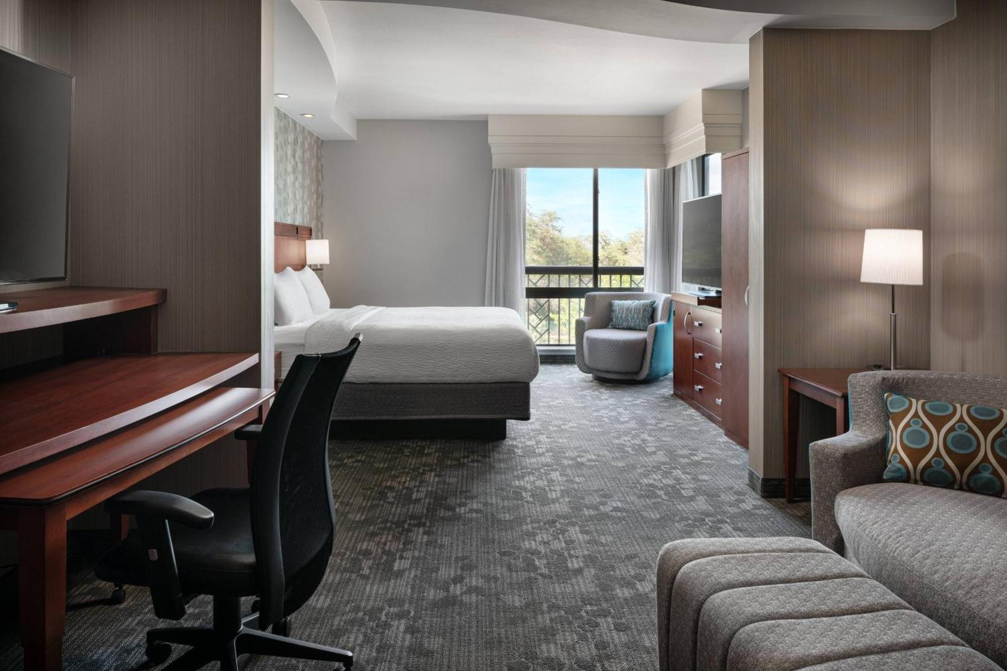 Courtyard By Marriott Maui Kahului Airport Hotel Bagian luar foto